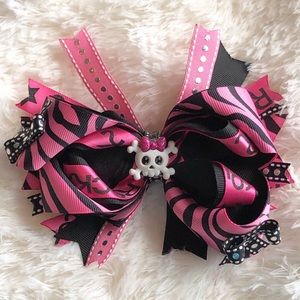 Rockstar skull bow